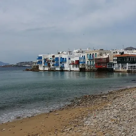 בית הארחה Christina 4*